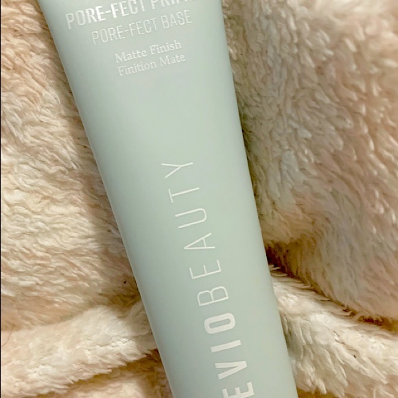 Evio Beauty | Pore-fect Primer - Picture 1 of 3